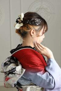 振袖　髪アレンジ　イヤリングカラー