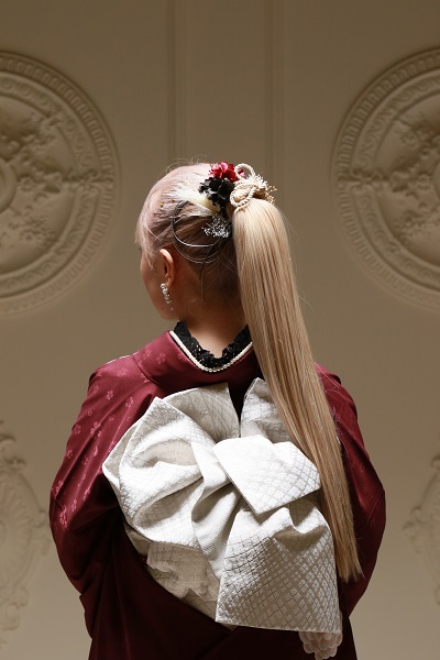 かっこいい
白い帯
ポニーテール