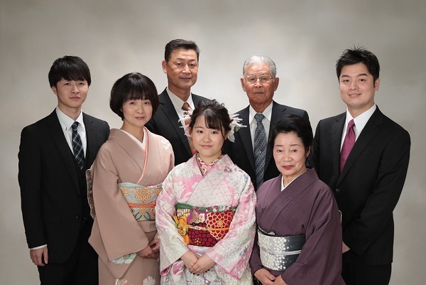 家族写真 記念写真 前撮り 訪問着
スーツ