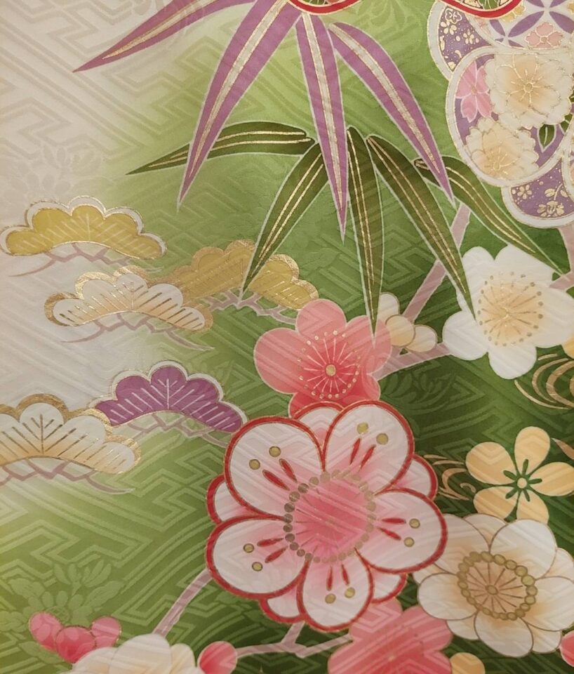 振袖柄
松
竹
梅